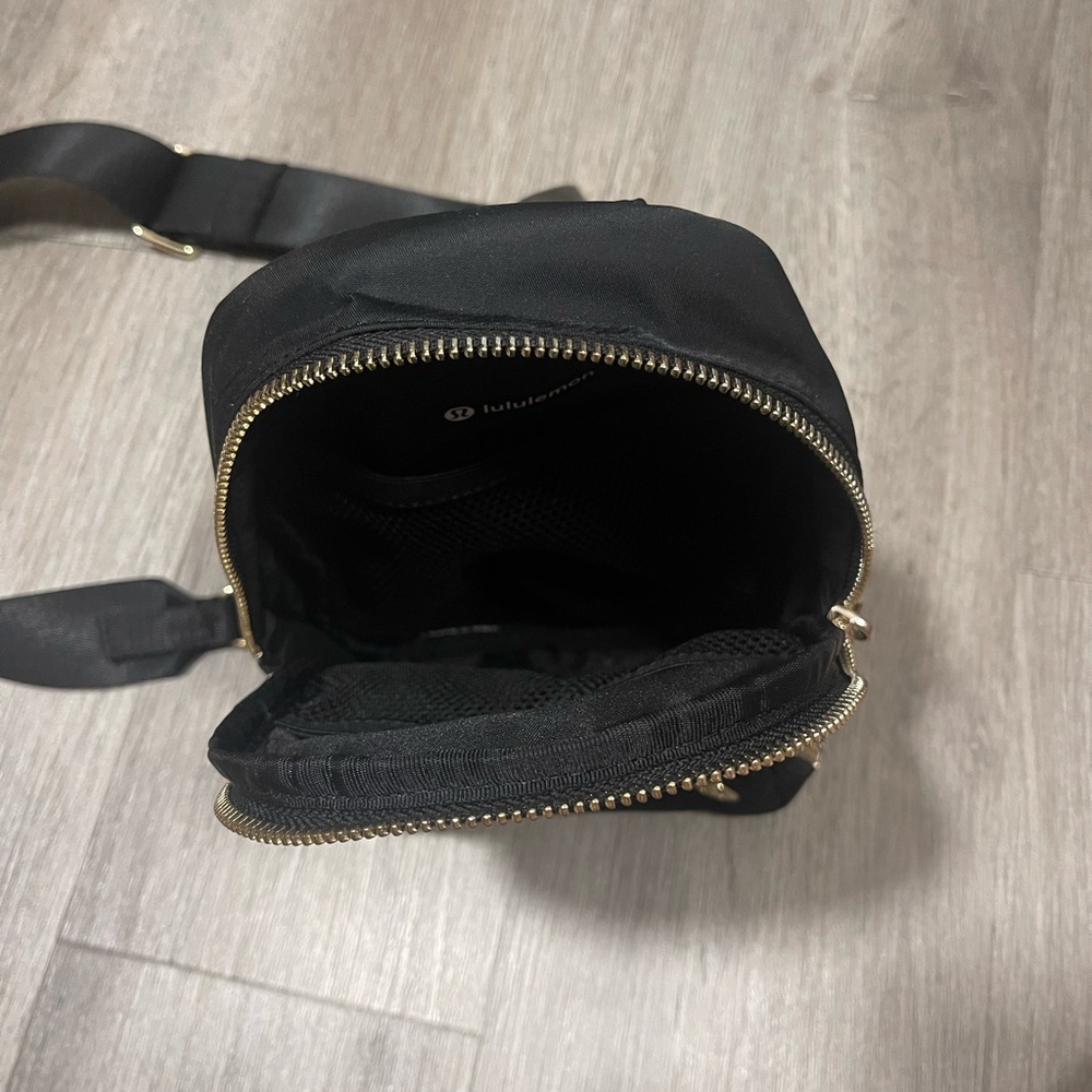 Everywhere Sling Bag Small 2L - Picture 3 of 10